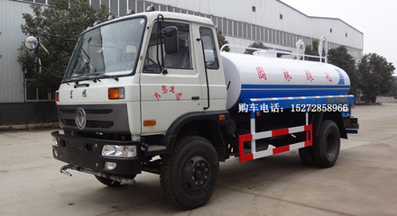 東風(fēng)小平頭灑水車 綠化工程中的經(jīng)典擔(dān)當(dāng)